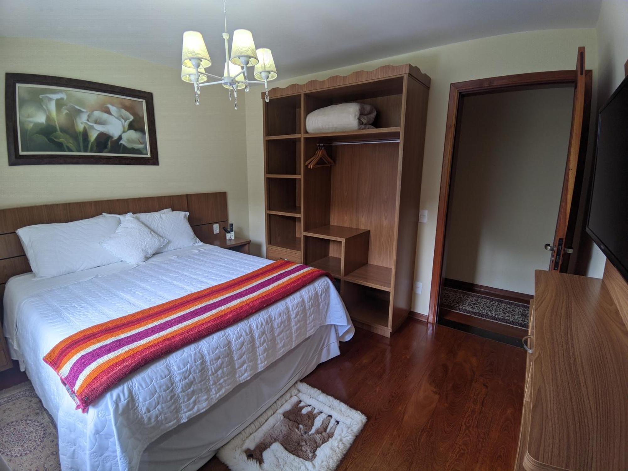 Caluan Apartment มงชิแวร์จิ ภายนอก รูปภาพ